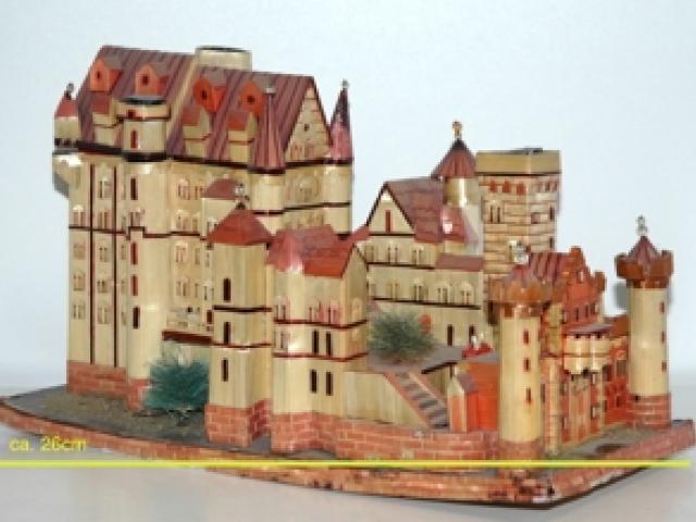 Kleinmodelle Schloss Neuschwanstein 3 Stück Plastic und Hartpappe - 1